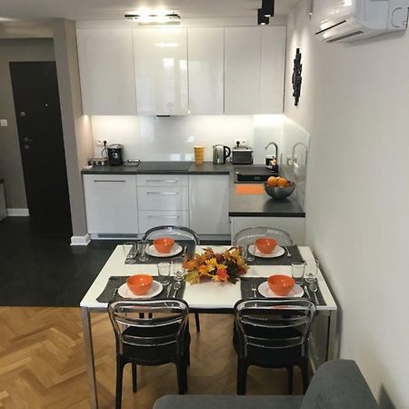 Apartament Emilia Lägenhet Warszawa Exteriör bild