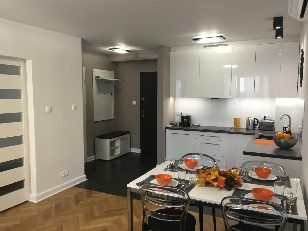 Apartament Emilia Lägenhet Warszawa Exteriör bild