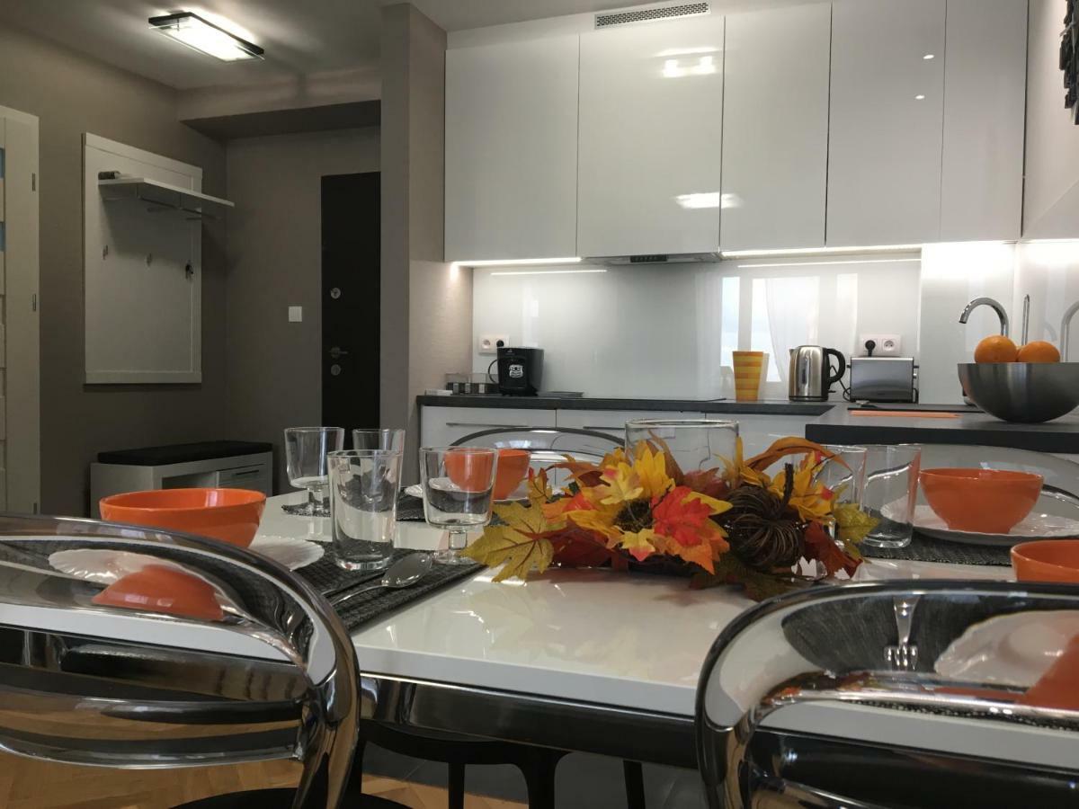 Apartament Emilia Lägenhet Warszawa Exteriör bild