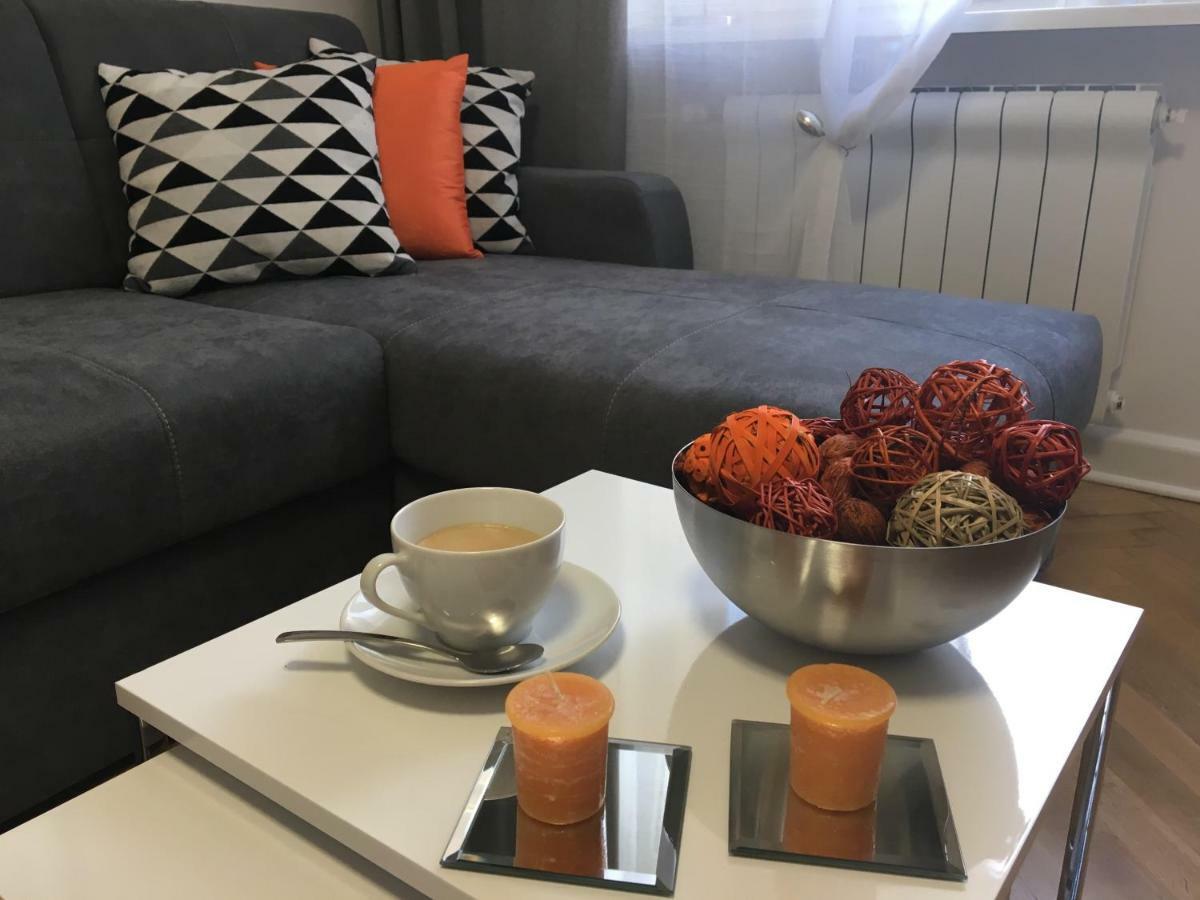 Apartament Emilia Lägenhet Warszawa Exteriör bild